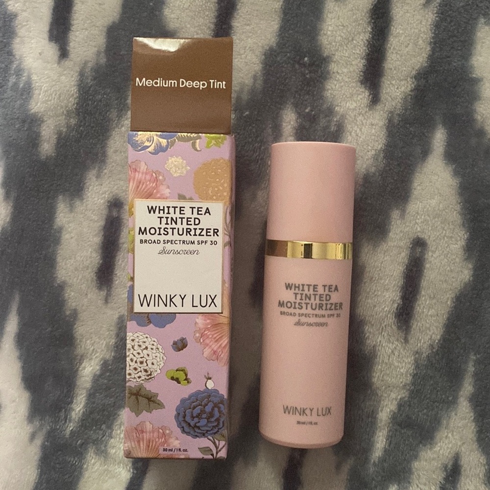 Winky Lux Tinted Moisturizer